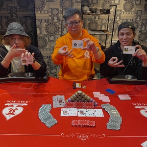 荒井ひろこ(ひろみ)　amusement bar Jacks[バー/松山市二番町]さんのブログページへはこちらから